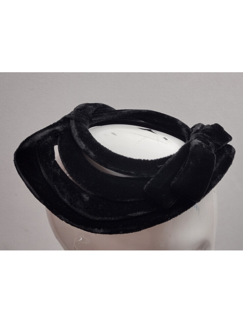 Vintage 1950s Black Velvet Bow Fascinator Hat Elegant Evening Wear Cocktail Hour